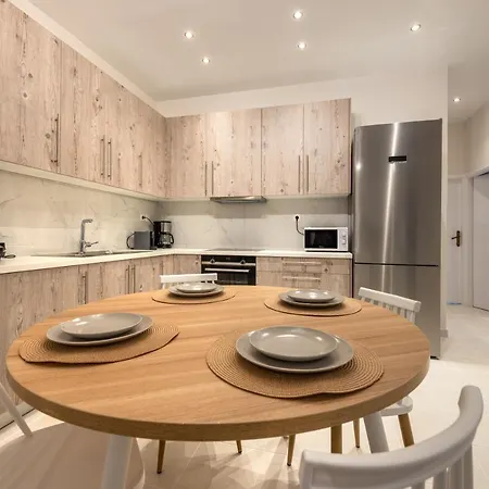 Coastal Getaway: Roomy Beachside Apartment! Nea Makri Exterior photo