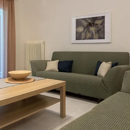 Coastal Getaway: Roomy Beachside Apartment! Nea Makri Exterior photo
