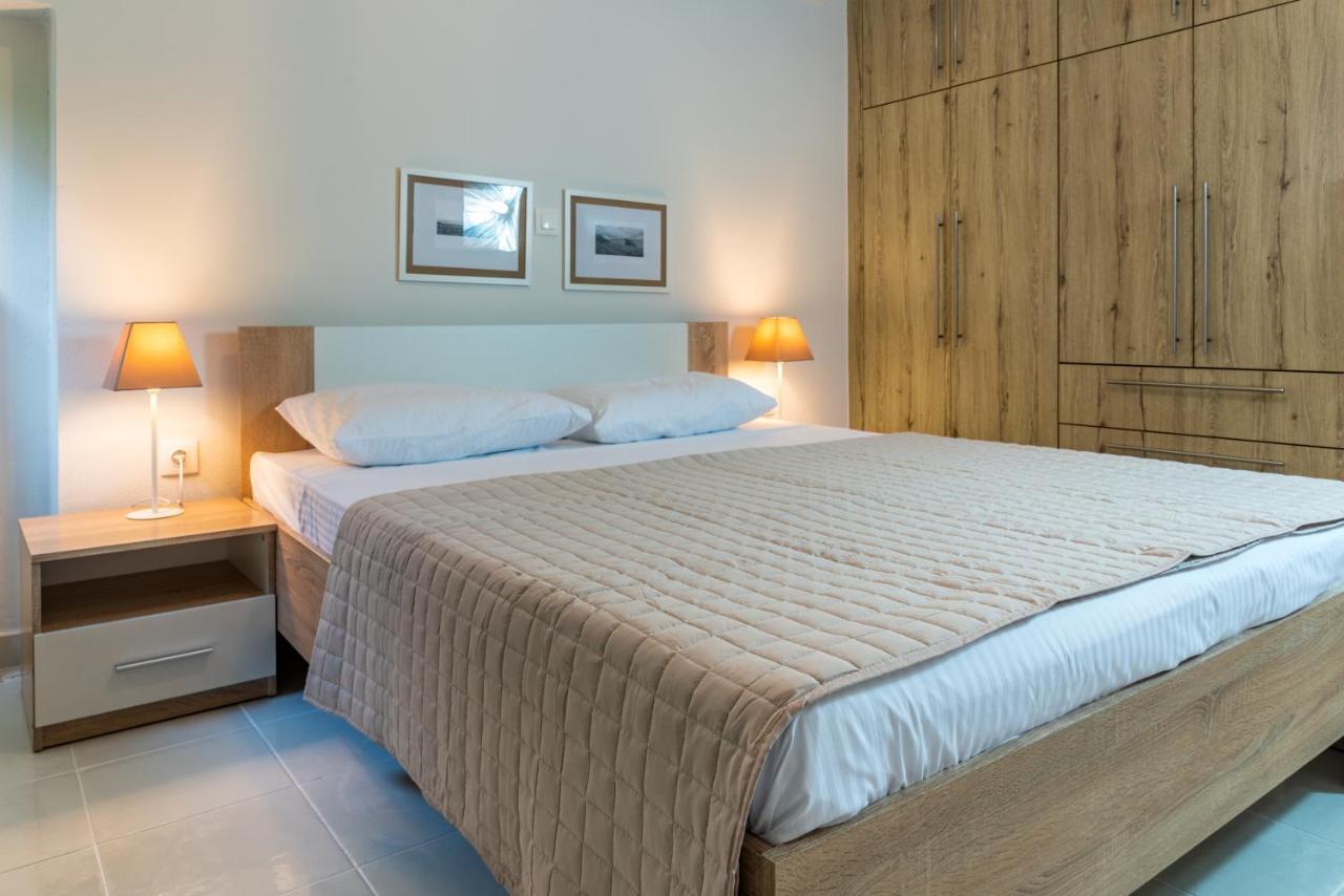 Апартаменты Coastal Getaway: Roomy Beachside Apartment! *